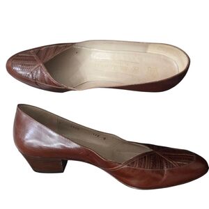Bruno Magli Italy Leather Pumps Brown Low Heel 80s Vintage Minimalist 8AA